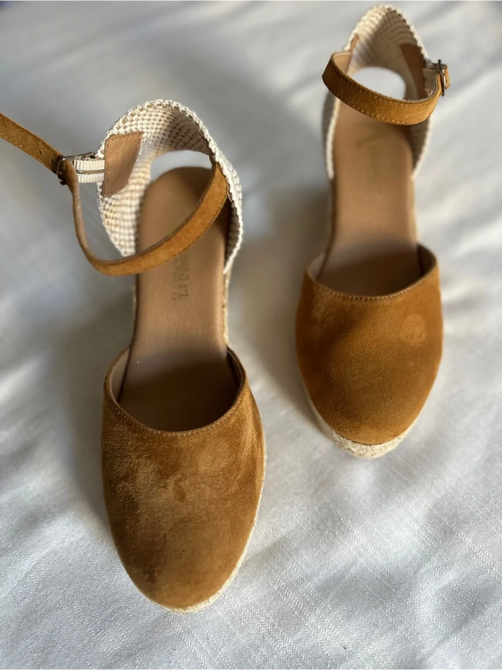 Paseart anthropologie suede